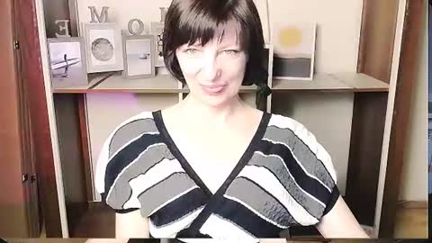 Snapshot of angelinalov_ chatting on 06.21.26 Angelina online show from 06.21.26