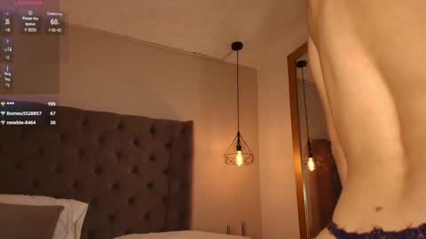 Snapshot of angelinarosss_ chatting on 01.05.25 online show from 01.05.25