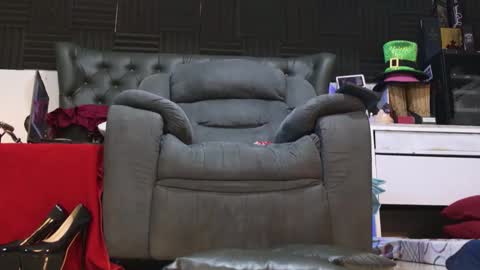 Angel online show from 11.11.25