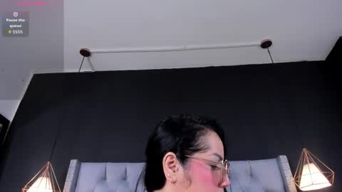 Snapshot of angeline_blake chatting on 11.05.25 Angeline online show from 11.05.25