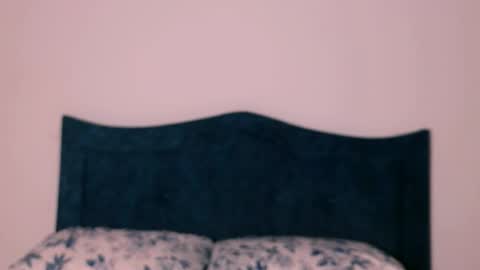 Angelinhaa  online show from 11.18.25