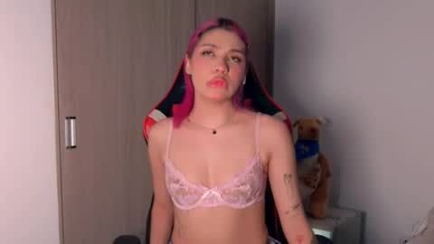 Angelinhaa  online show from 12.23.25