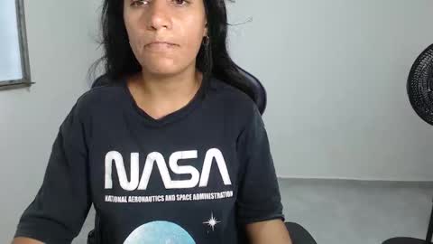 Snapshot of angelitaa_hot chatting on 06.02.26 angela online show from 06.02.26