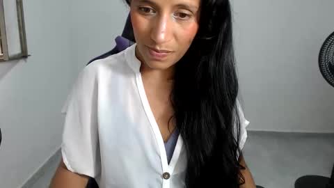 Snapshot of angelitaa_hot chatting on 06.04.26 angela online show from 06.04.26