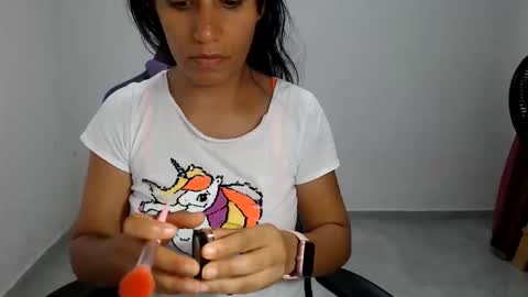 Snapshot of angelitaa_hot chatting on 06.08.26 angela online show from 06.08.26