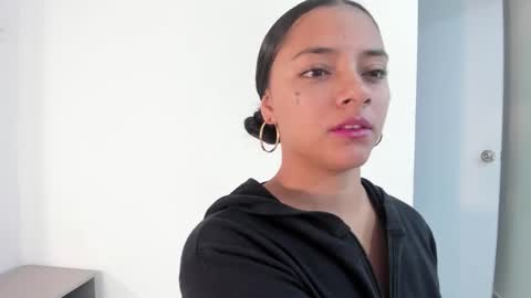 Snapshot of angelitafrodita chatting on 12.18.25 A F R O D I T A online show from 12.18.25