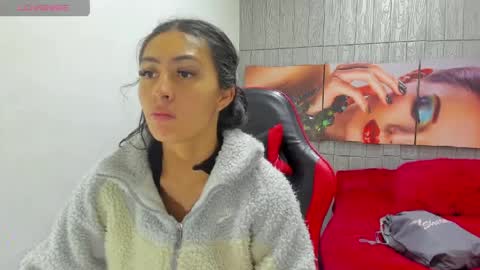Snapshot of angell_cooper8 chatting on 04.21.26 Angell cooper8 online show from 04.21.26