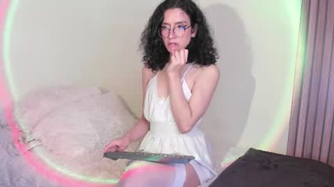 Snapshot of angellike_doll chatting on 07.19.26 Angellike online show from 07.19.26