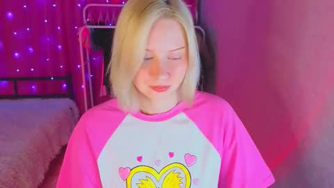 Snapshot of angellisss chatting on 02.09.26 Cutie online show from 02.09.26