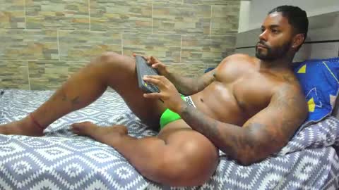 angelo_evans33 online show from 04.22.26