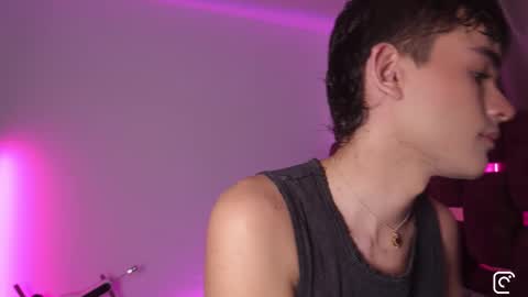 Angelo I work from home this is my room  online show from 09.17.25