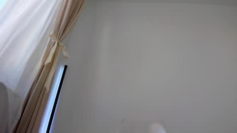 Snapshot of angeloflove_ chatting on 04.26.26 Raiss online show from 04.26.26