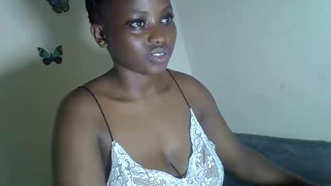 Snapshot of angelofsweetness chatting on 12.16.25 angelofsweetness online show from 12.16.25