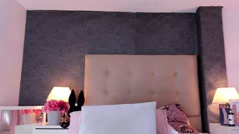 Angela online show from 02.17.25