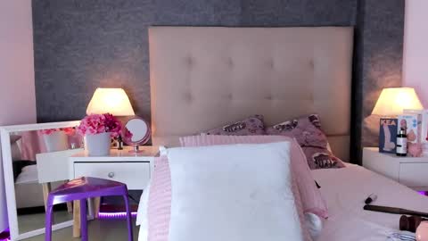 Angela online show from 02.22.25