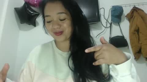 Snapshot of angelsexylatina chatting on 11.15.25 rebeca online show from 11.15.25