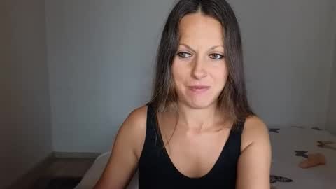 Giulia online show from 09.12.25