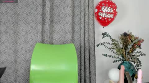 Snapshot of angelswets chatting on 09.20.25 ANGIE online show from 09.20.25