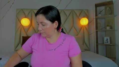 Snapshot of angelswets chatting on 11.09.25 ANGIE online show from 11.09.25