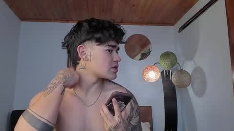 Snapshot of angelx_fox chatting on 01.05.25 Angel Fox online show from 01.05.25