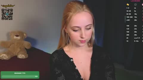  Im Chloe  i do FLASH BOOBS for new fan club online show from 05.20.26