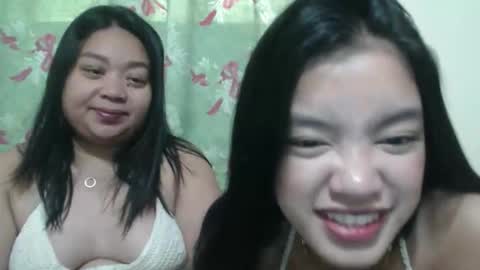 Snapshot of angelxmills chatting on 02.19.26 angelxmills online show from 02.19.26