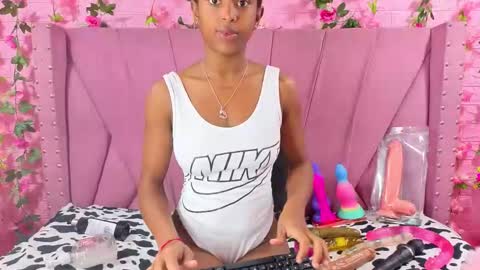 Snapshot of angeyapetite chatting on 11.18.25 Anyega online show from 11.18.25