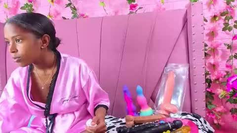 Snapshot of angeyapetite chatting on 12.17.25 Anyega online show from 12.17.25