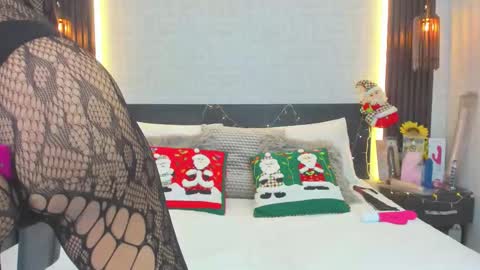 Snapshot of anghel_stone chatting on 12.15.25 Anghel Stone online show from 12.15.25