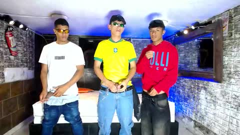 Snapshot of anghelytos chatting on 10.25.25 anghelytos online show from 10.25.25