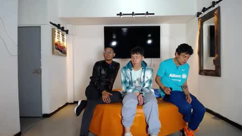 Snapshot of anghelytos chatting on 12.16.25 anghelytos online show from 12.16.25