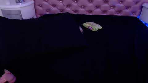 Snapshot of angie99_gh chatting on 02.15.25 Angie online show from 02.15.25