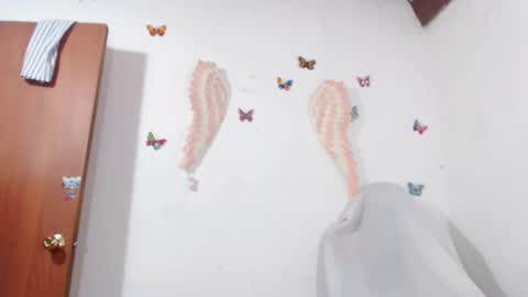 Snapshot of angie_tssex chatting on 03.05.25 ints marianaroldan945 online show from 03.05.25