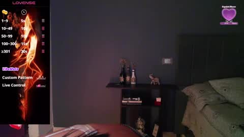 Snapshot of angiebaxter chatting on 10.15.25 Angiebaxt online show from 10.15.25