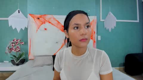 Snapshot of ania_gomez chatting on 11.01.25 Ania online show from 11.01.25