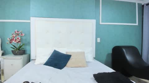 Snapshot of ania_gomez chatting on 01.10.26 Ania online show from 01.10.26