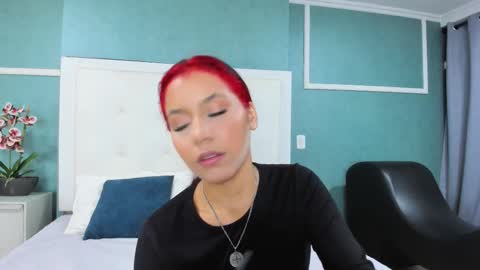 Snapshot of ania_gomez chatting on 01.12.26 Ania online show from 01.12.26