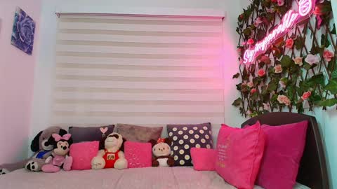 Snapshot of anielli69 chatting on 12.20.25 laura online show from 12.20.25