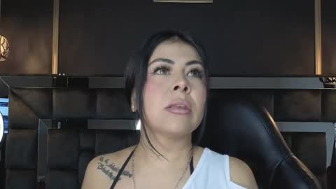 Snapshot of anijoness_ chatting on 11.21.25 Ani online show from 11.21.25