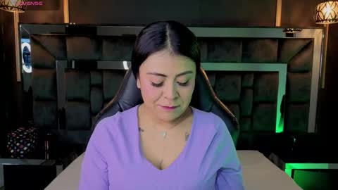 Snapshot of anijoness_ chatting on 11.26.25 Ani online show from 11.26.25