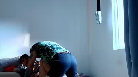 Snapshot of anika_lowen chatting on 01.12.25 Anika And Lowen Your Thumbs Up Are Super Important For Us online show from 01.12.25