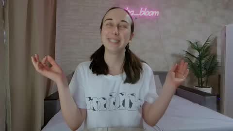 anikabloom online show from 01.22.25