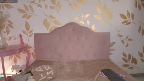 Lauren Anika online show from 01.14.25