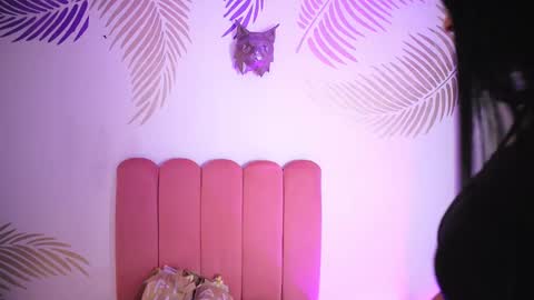 Lauren Anika online show from 02.07.25