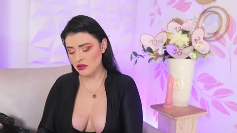 Lauren Anika online show from 02.15.25