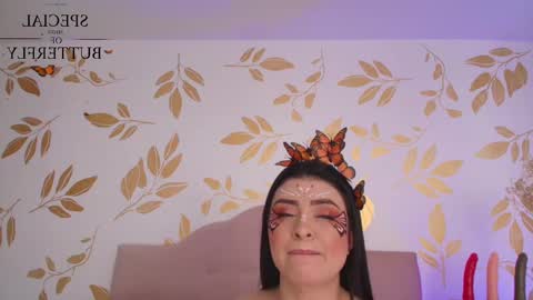 Lauren Anika online show from 02.20.25