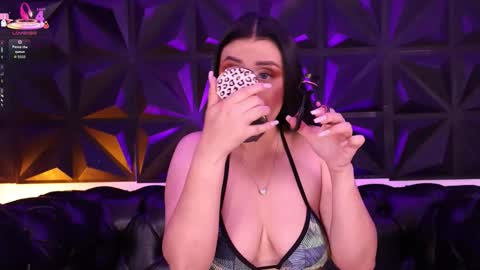 Lauren Anika online show from 11.20.25