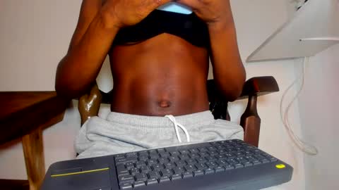 Snapshot of anilethqueenss chatting on 02.16.25 Anileth online show from 02.16.25