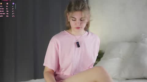 AnishaVivo online show from 12.14.25