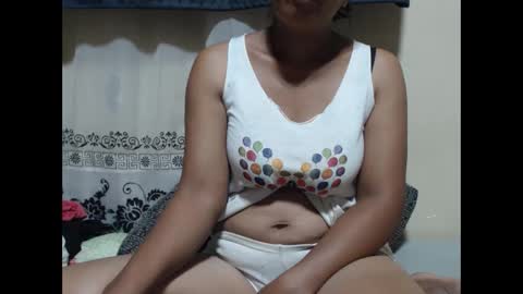 Snapshot of anishey chatting on 11.18.25 anishey online show from 11.18.25